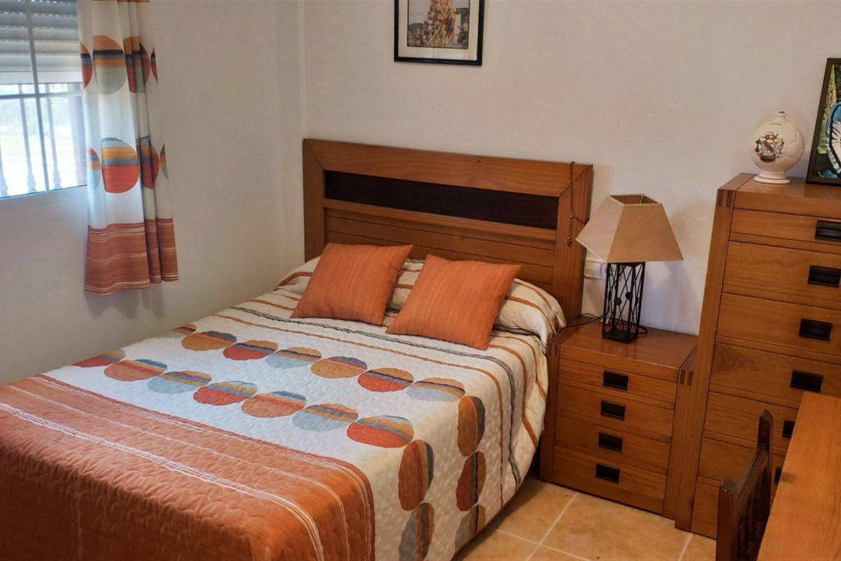 Resale - Villa - Alicante