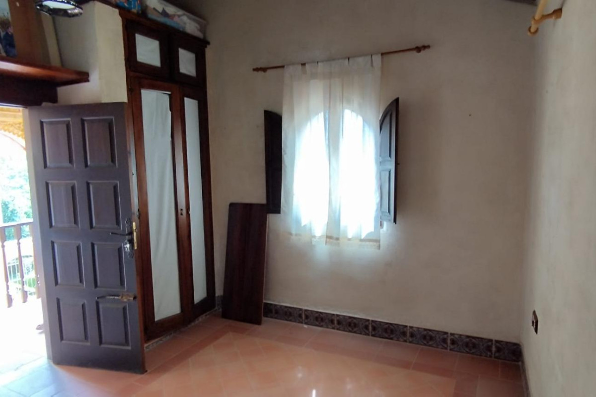 Resale - Country House - Crevillente