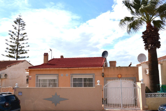 Resale - Detached House / Villa - San Fulgencio - urb.la marina