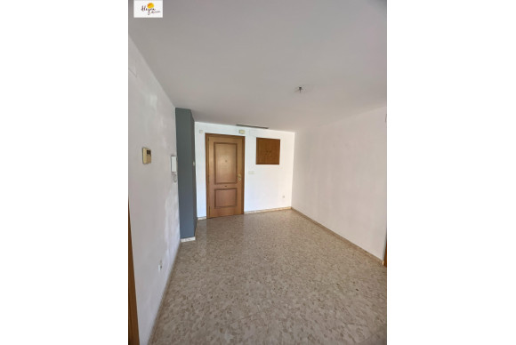 Resale - Apartment  - Paterna - URB. CASAS VERDES