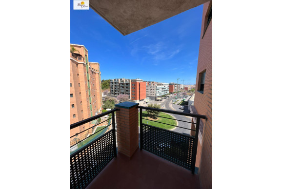 Resale - Apartment  - Paterna - URB. CASAS VERDES