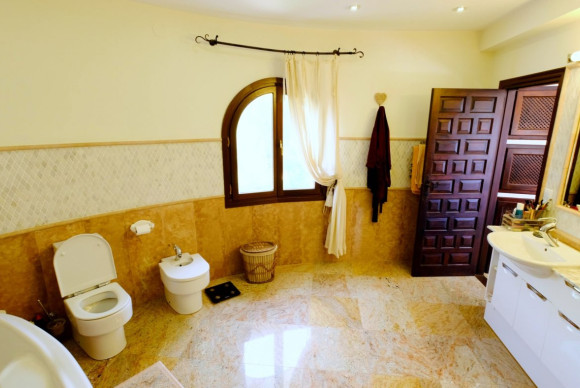 Resale - Villa - Benissa - Fustera