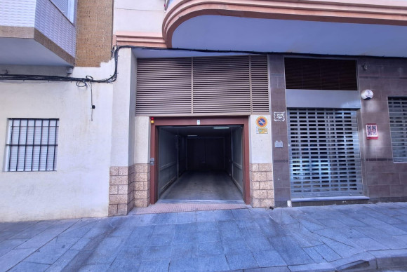 Alquiler a largo plazo - Apartamento / piso - Torrevieja - Estacion de autobuses