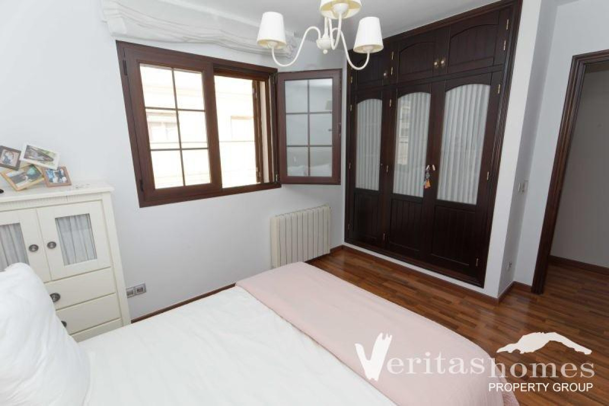 Resale - Town House - Vera