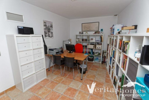 Resale - Town House - Vera