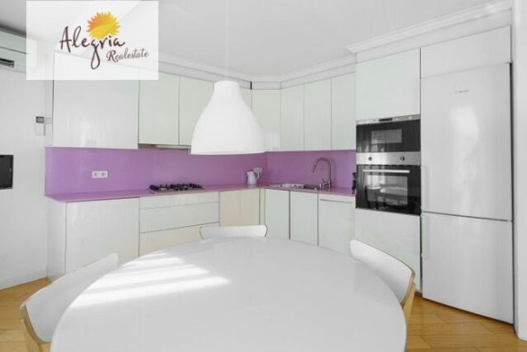 Reventa - Apartamento / piso - Valencia - En Corts