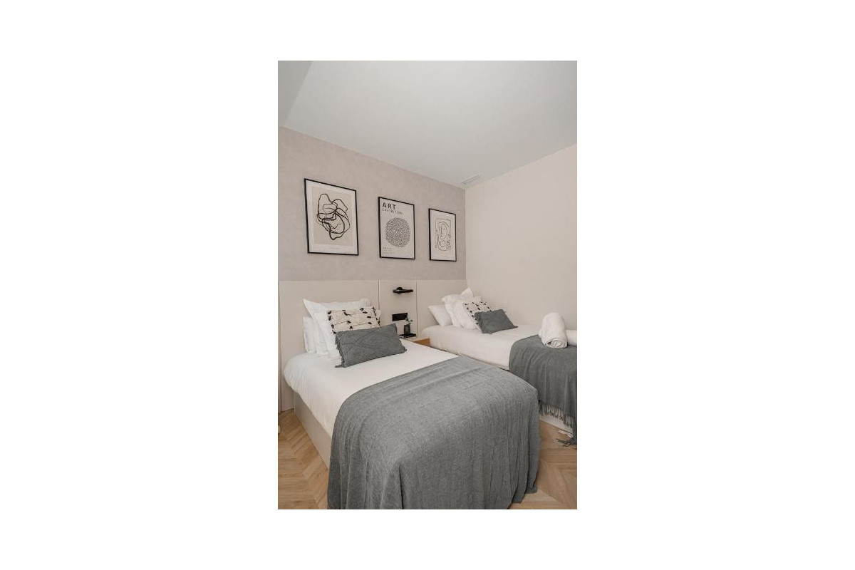 Resale - Apartment  - Madrid - Argüelles