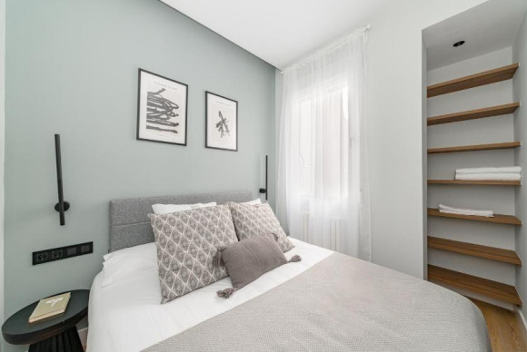 Resale - Apartment  - Madrid - Sol