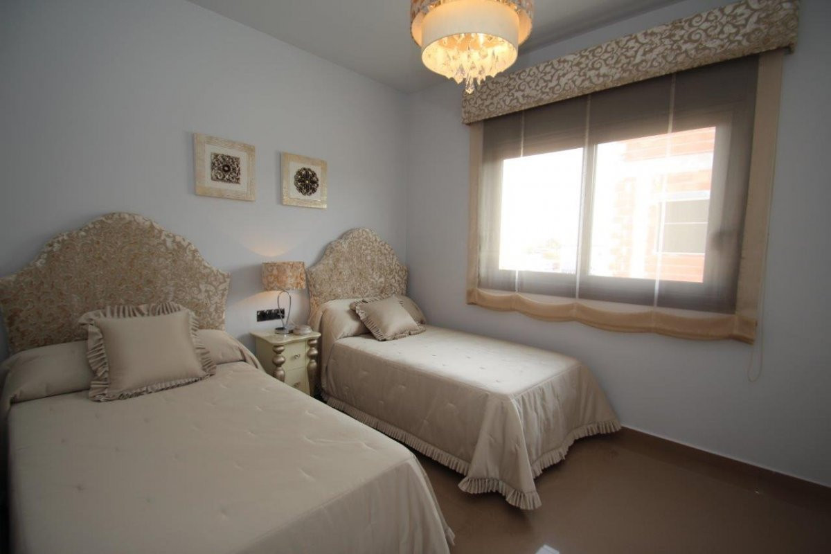 Resale - Villa - Orihuela Costa - Campoamor