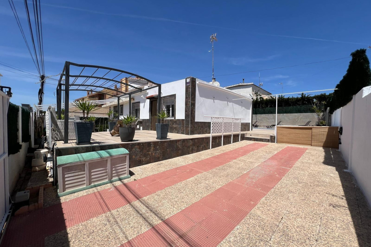 Herverkoop - Villa - Torrevieja - Los altos