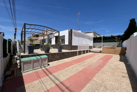 Herverkoop - Villa - Torrevieja - Los altos