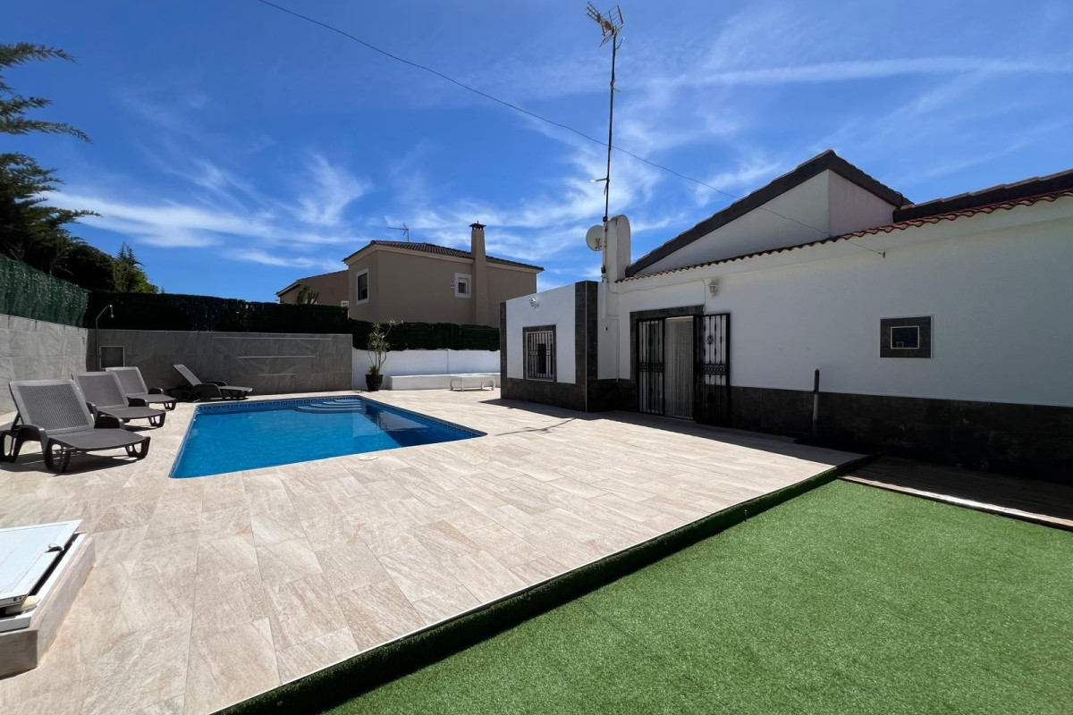 Herverkoop - Villa - Torrevieja - Los altos