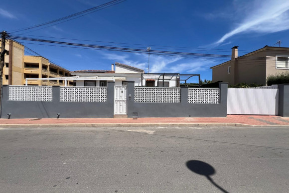 Herverkoop - Villa - Torrevieja - Los altos