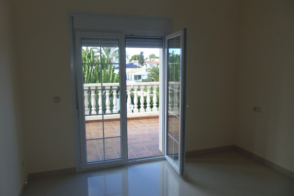Reventa - Villa for sale - Orihuela Costa - Cabo Roig