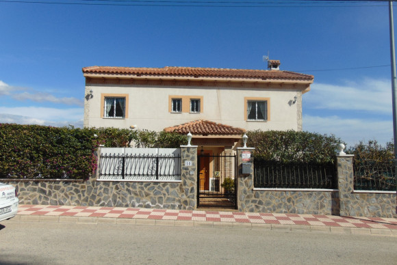 Reventa - Villa for sale - San Miguel de Salinas - Los Communicaciones