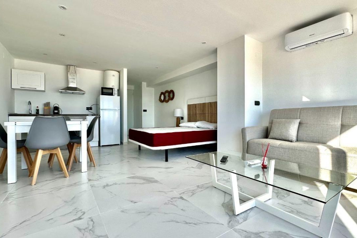Alquiler a largo plazo - Apartamento / piso - Benidorm - Levante