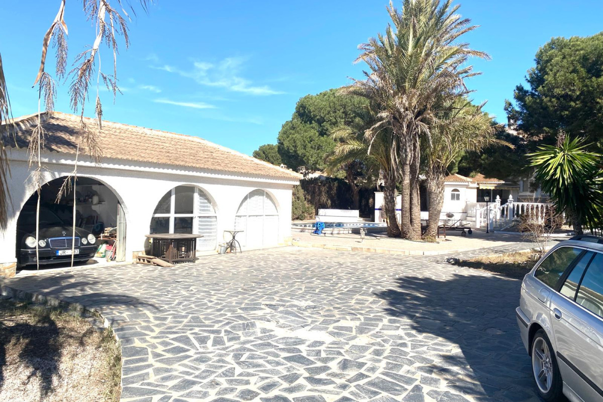 Revente - Villa for sale - Torrevieja - El Chaparral