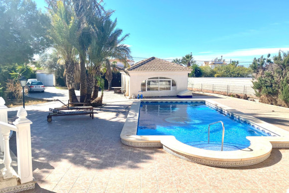 Revente - Villa for sale - Torrevieja - El Chaparral