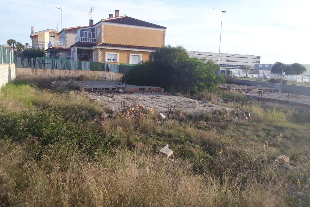 Resale - Plot / Land - Torrevieja - torrevieja