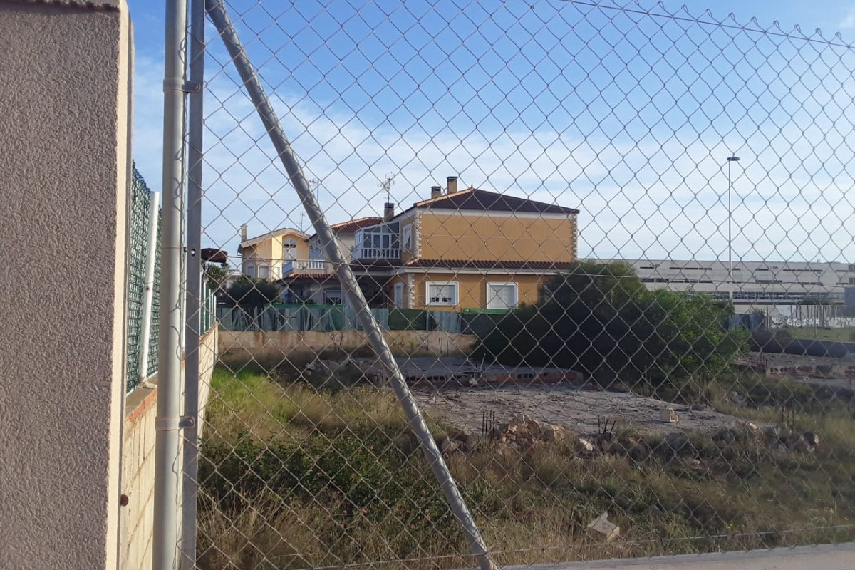 Resale - Plot / Land - Torrevieja - torrevieja