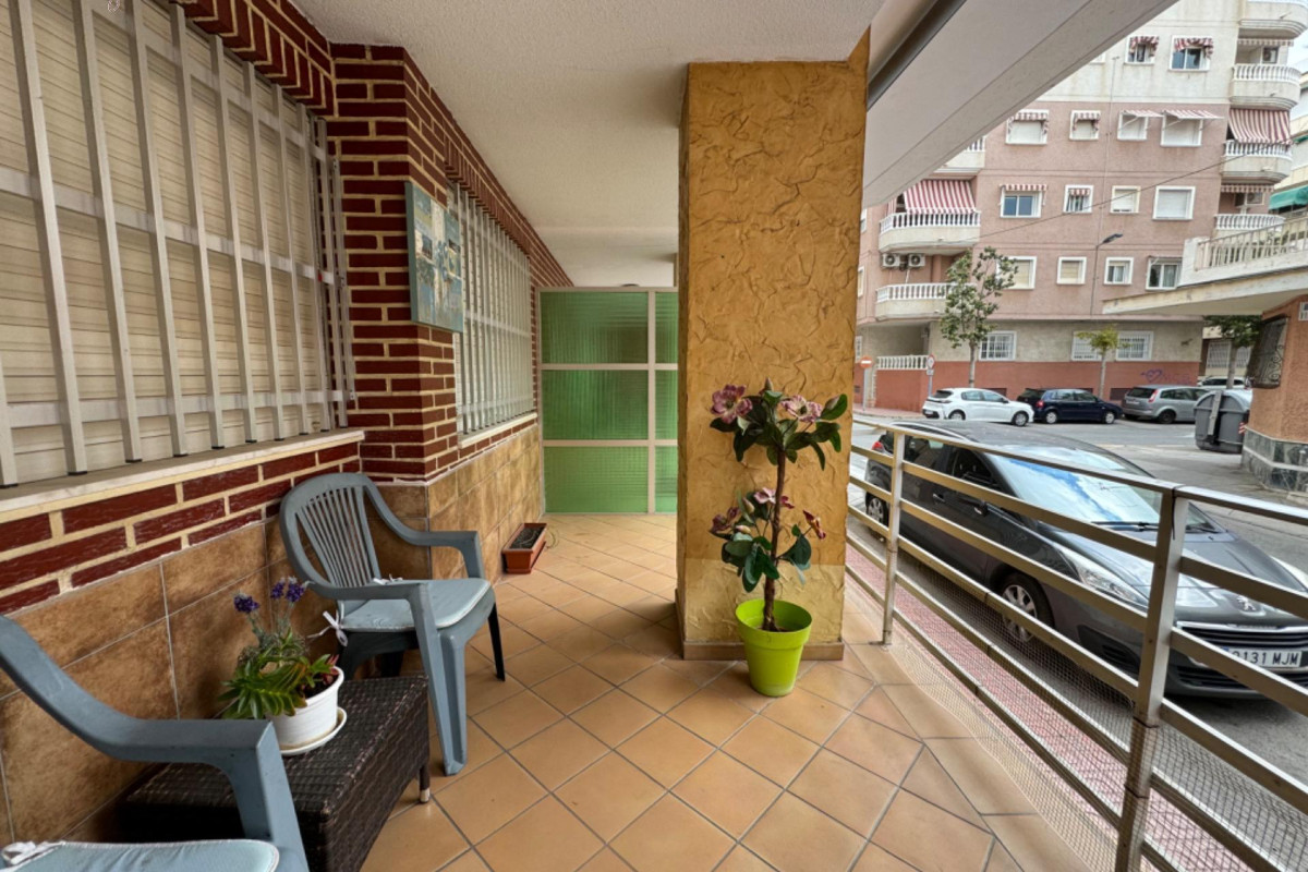 Resale - Apartment  - Torrevieja - Playa del cura