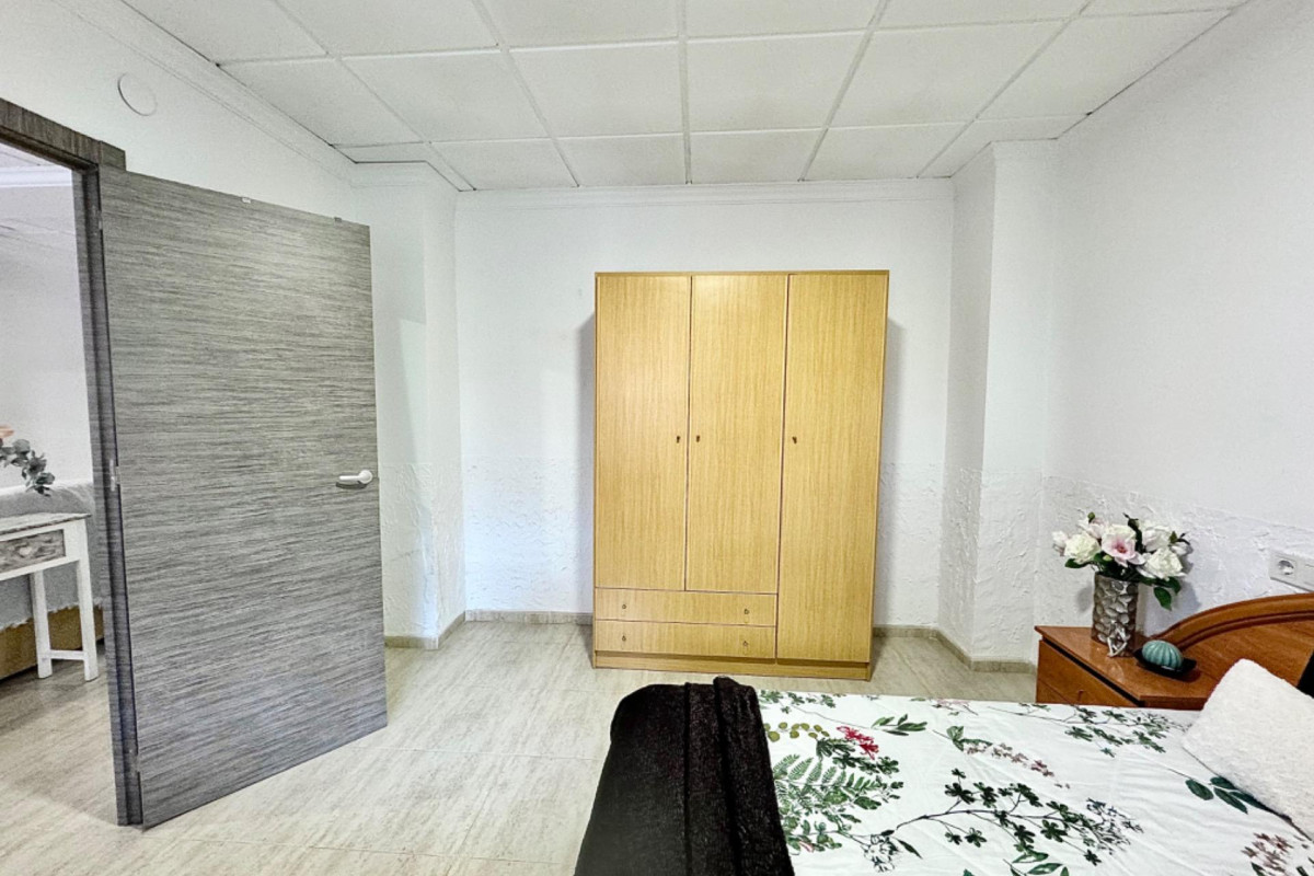 Resale - Apartment  - Torrevieja - Playa del cura