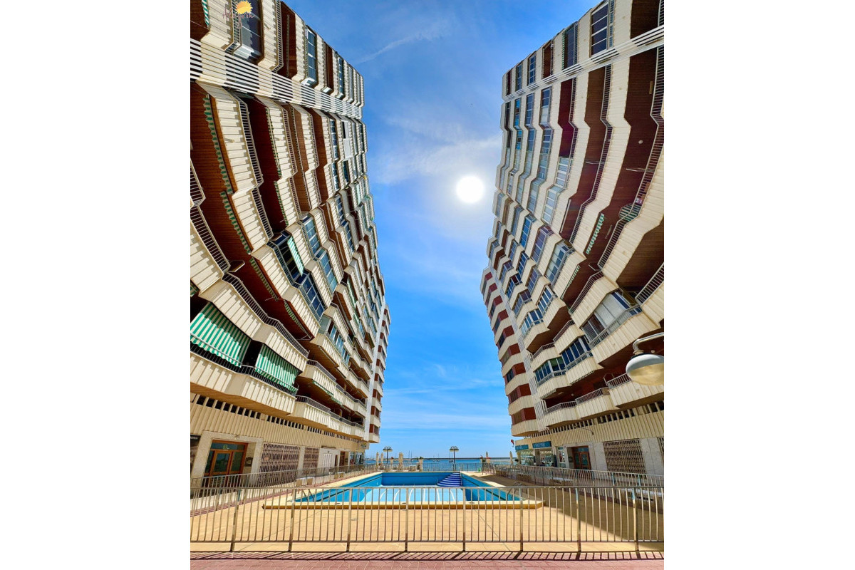 Resale - Apartment  - Torrevieja - Acequion