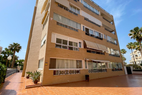 Alquiler a largo plazo - Apartamento / piso - SAN JUAN ALICANTE - Campo de golf