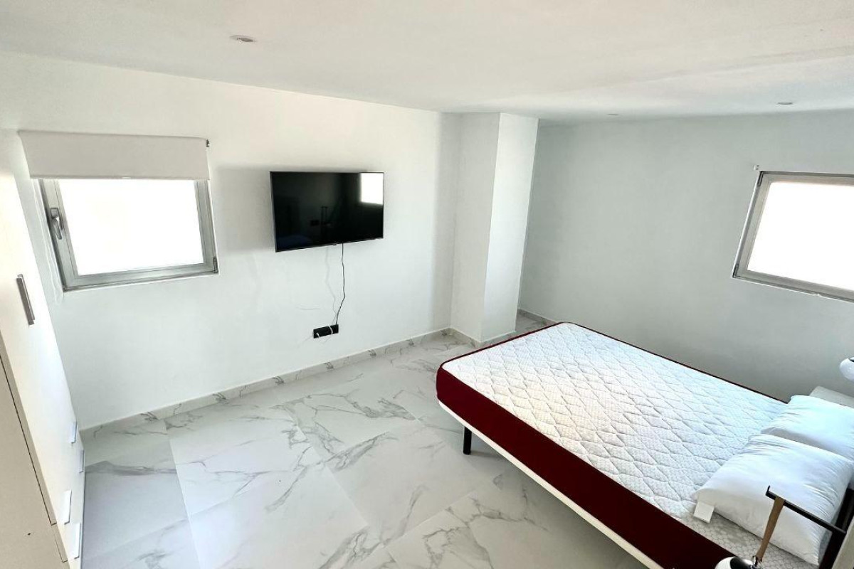 Alquiler a largo plazo - Apartamento / piso - Benidorm - Levante