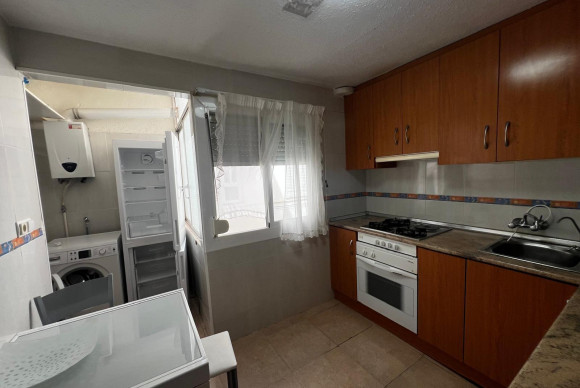 Alquiler a largo plazo - Apartamento / piso - SAN JUAN ALICANTE - Altozano