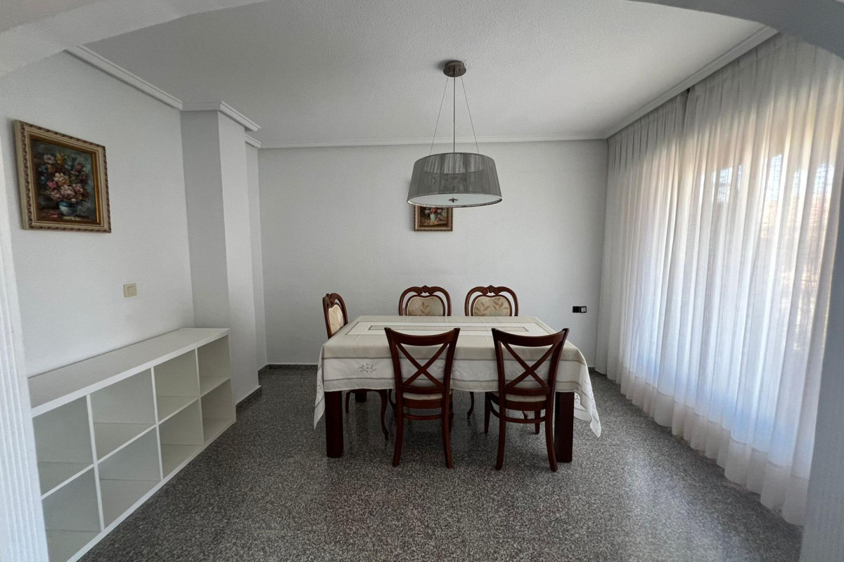 Resale - Flat - Dolores - dolores