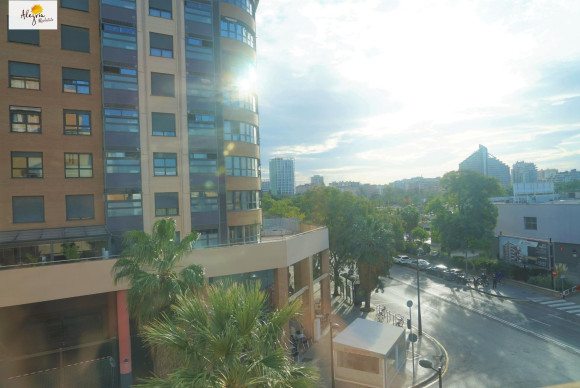 Resale - Apartment  - Valencia - Campanar