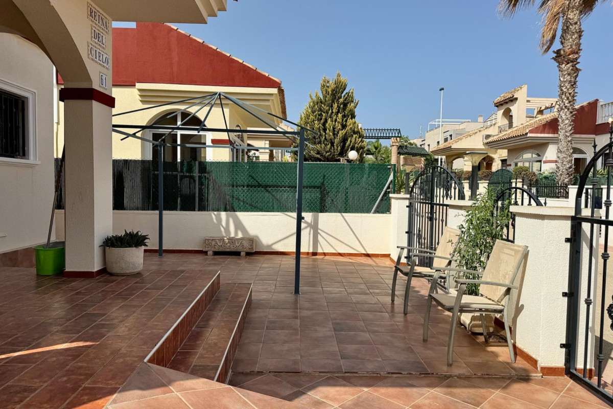 Resale - Villa - Torrevieja - Aguas nuevas 2