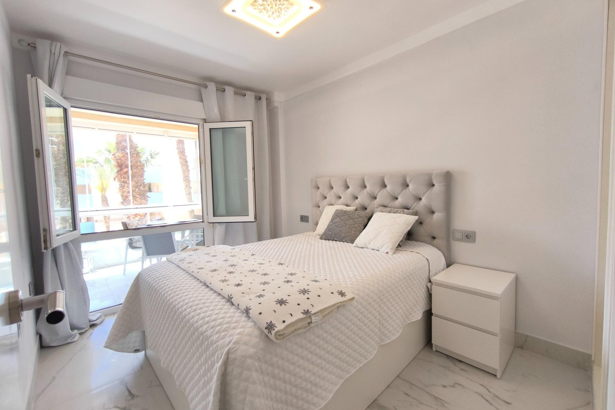 Resale - Apartment  - Orihuela Costa - Agua Marina