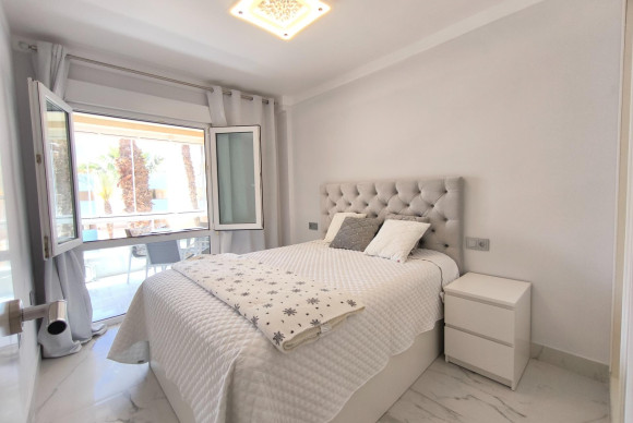 Resale - Apartment  - Orihuela Costa - Agua Marina