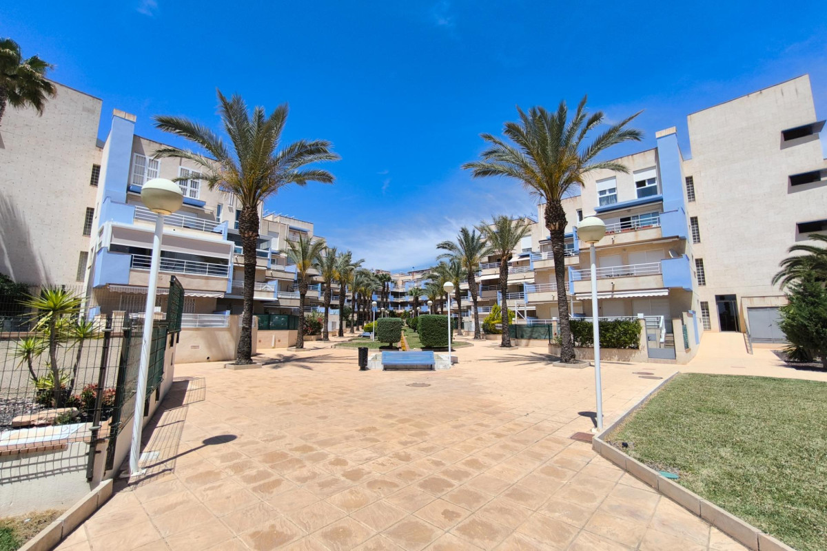 Resale - Apartment  - Orihuela Costa - Agua Marina