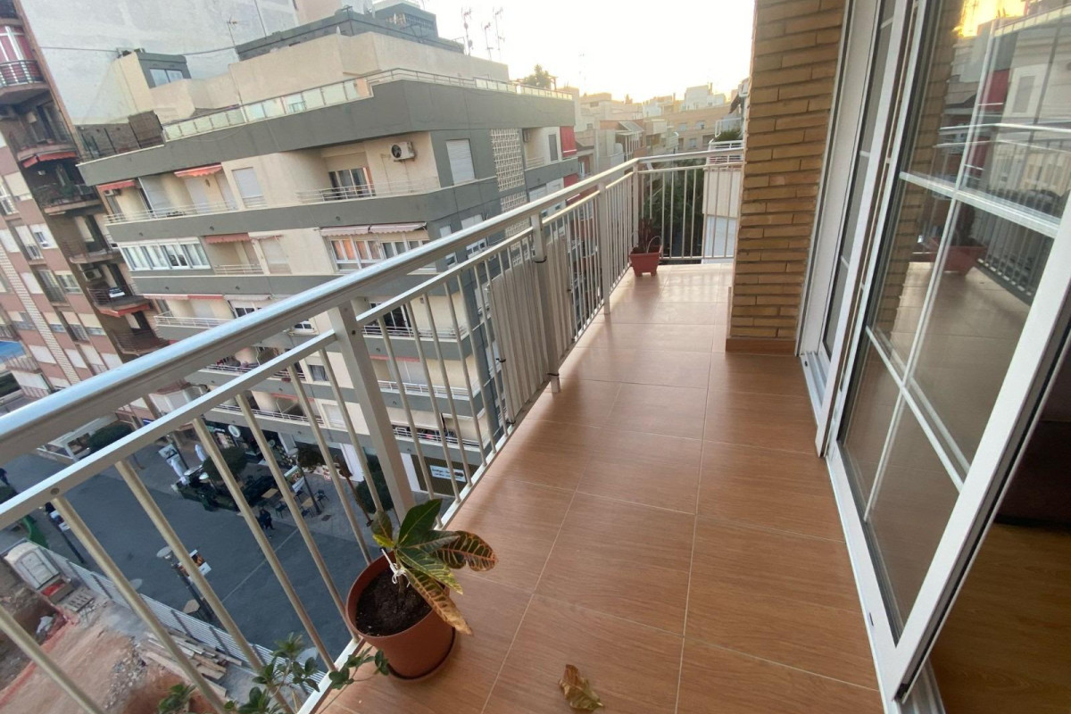 Herverkoop - Appartement  - Torrevieja - Paseo maritimo