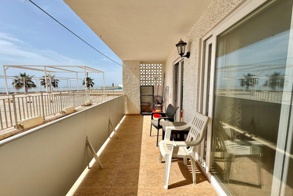 Resale - Apartment  - Torrevieja - Playa del cura