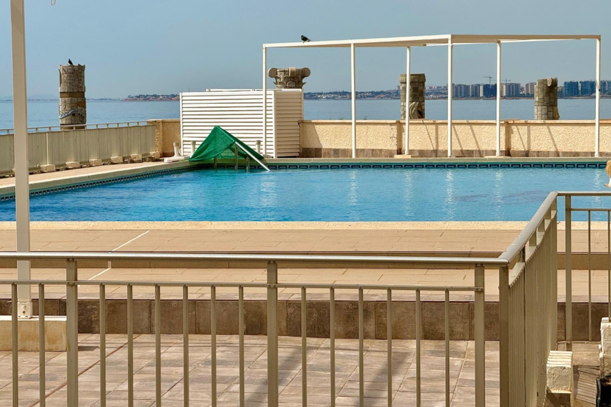 Resale - Apartment  - Torrevieja - Playa del cura