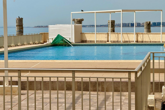 Resale - Apartment  - Torrevieja - Playa del cura