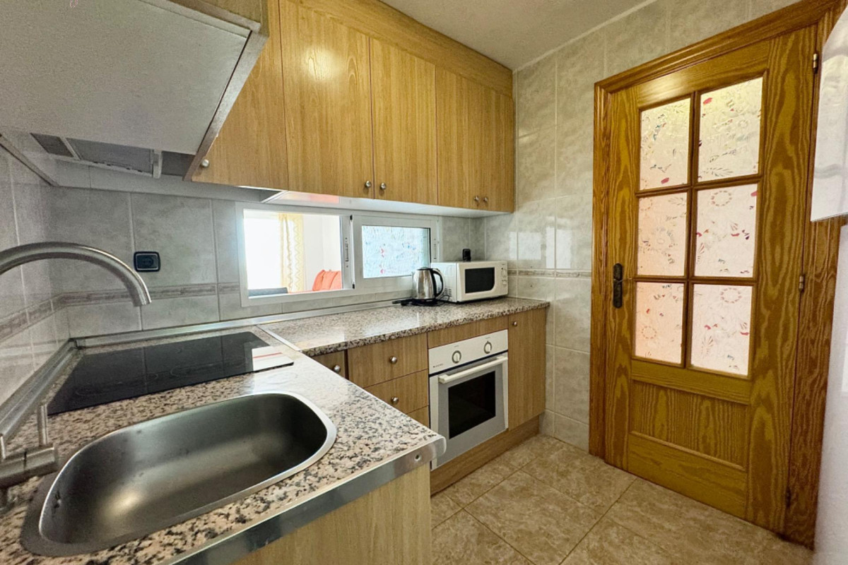 Resale - Apartment  - Torrevieja - Playa del cura