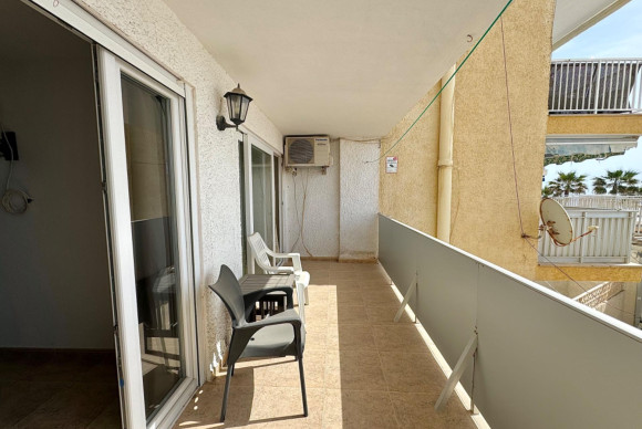 Resale - Apartment  - Torrevieja - Playa del cura