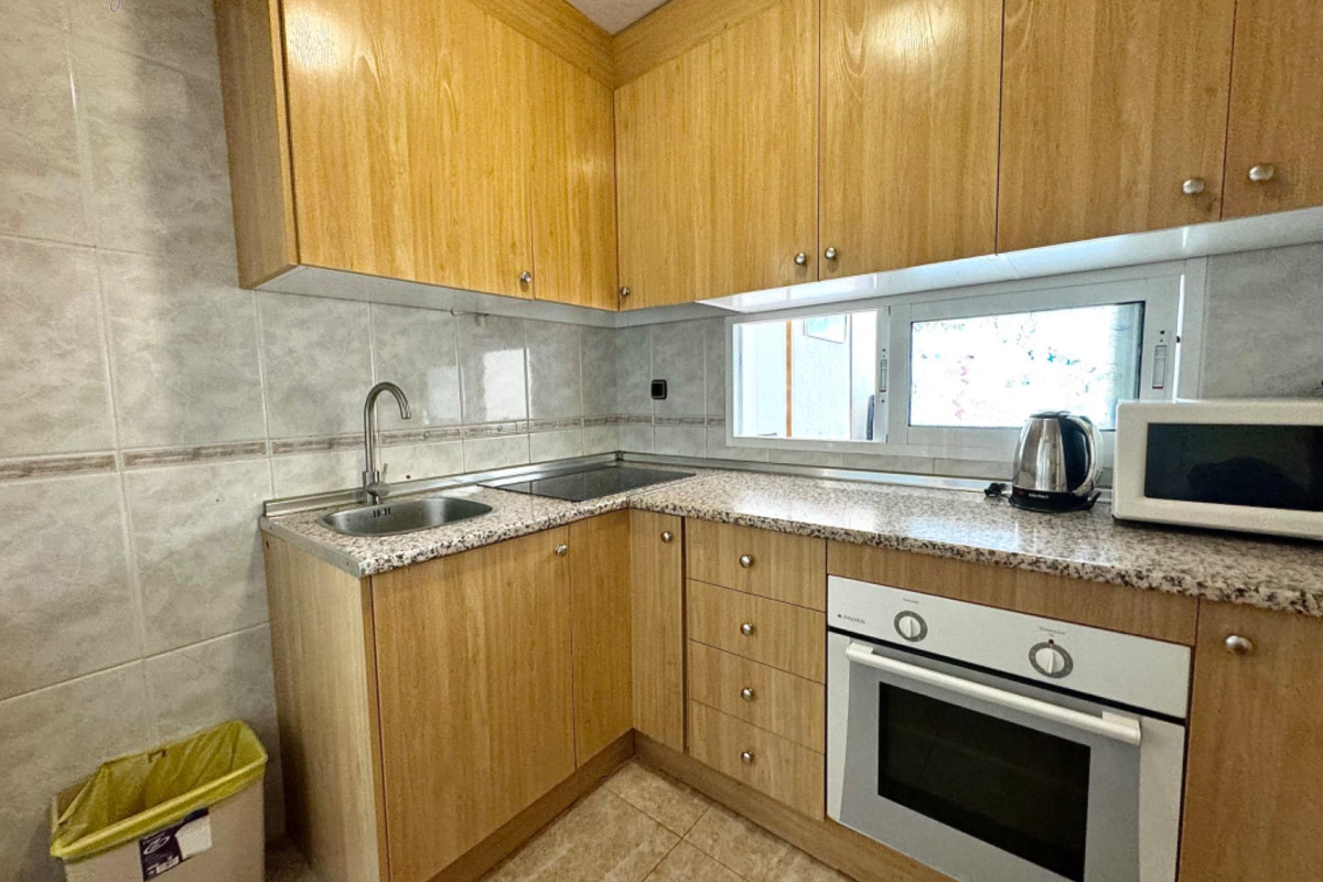 Resale - Apartment  - Torrevieja - Playa del cura