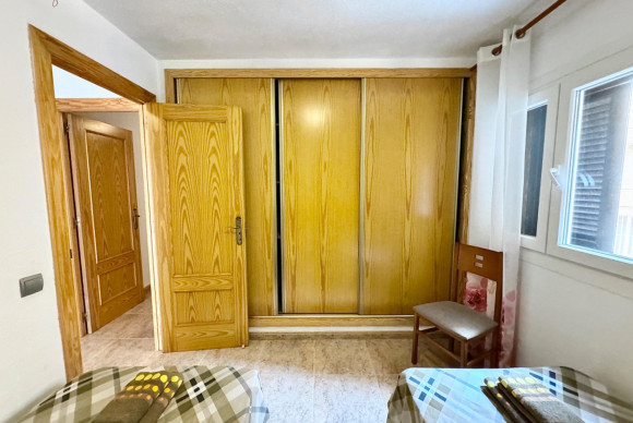 Resale - Apartment  - Torrevieja - Playa del cura