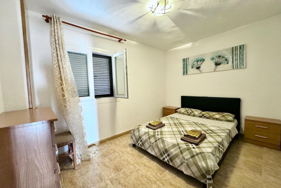 Resale - Apartment  - Torrevieja - Playa del cura