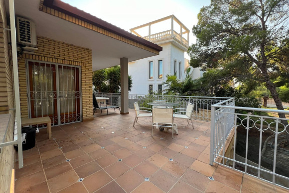 Resale - Villa - Orihuela Costa - Campoamor