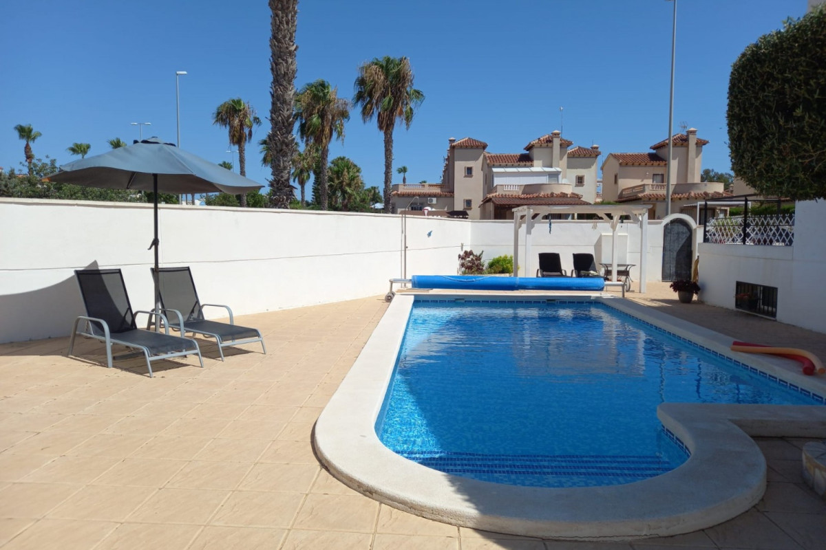 Resale - Semi Detached Villa - Guardamar del Segura - El Raso