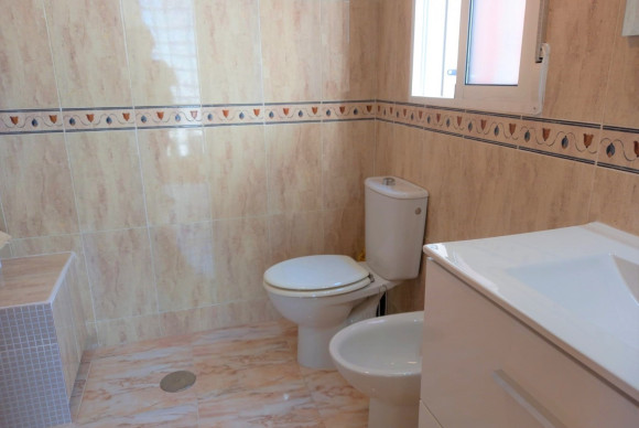 Resale - Semi Detached Villa - Guardamar del Segura - El Raso