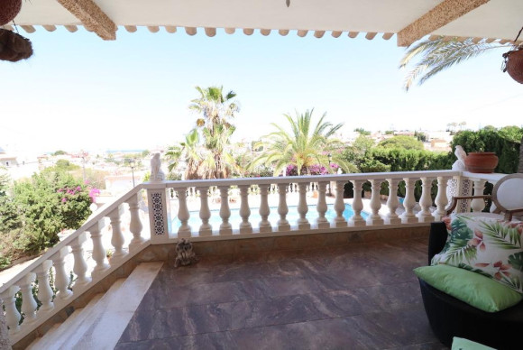 Revente - Villa - Torrevieja - Los balcones