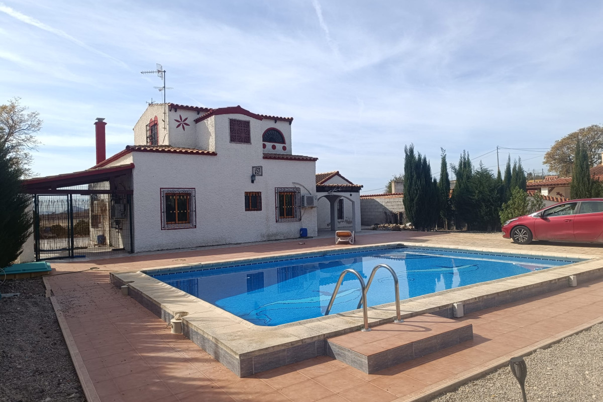 Resale - Chalet Independiente - Murcia